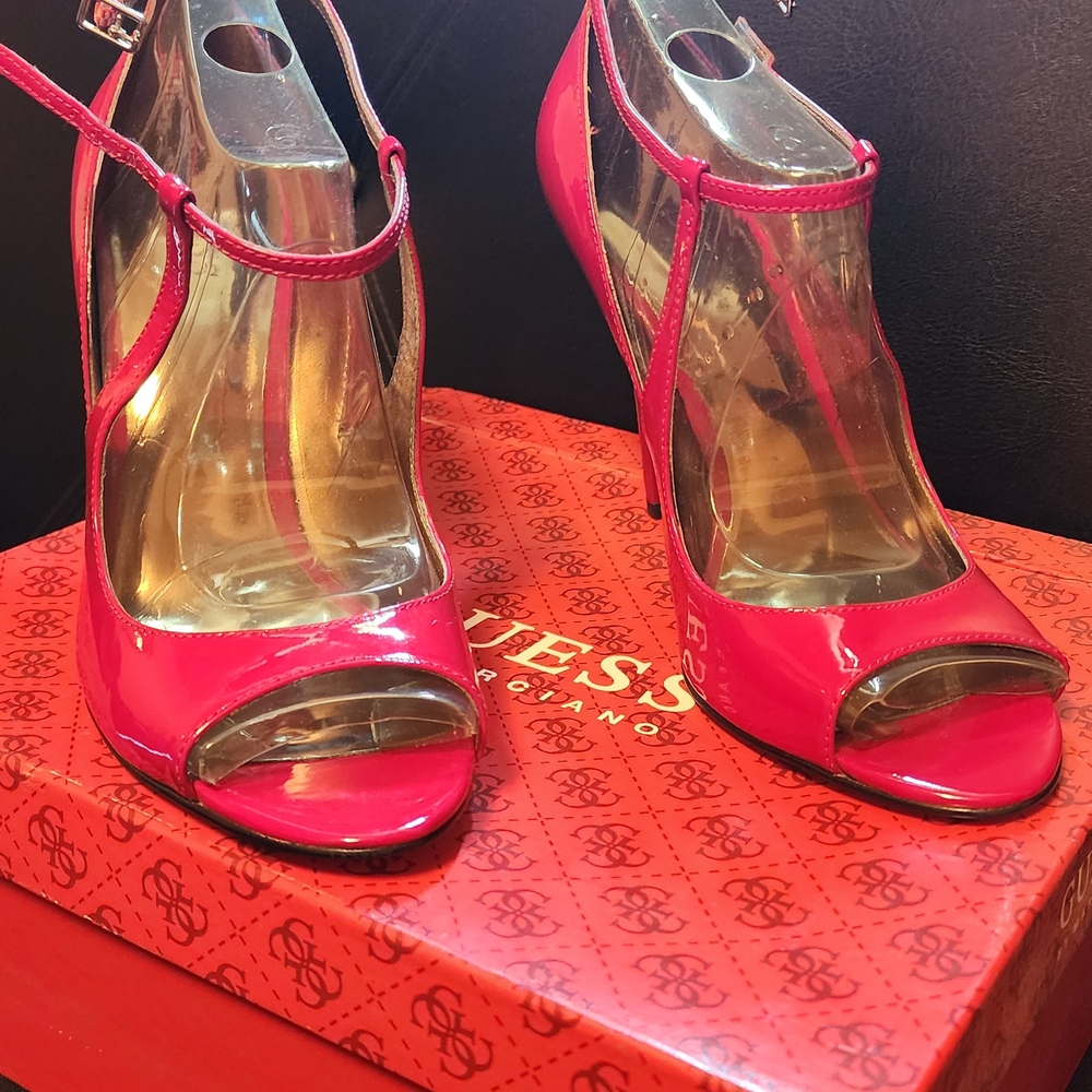 GUESS By MarcianoWomen's Red Heels